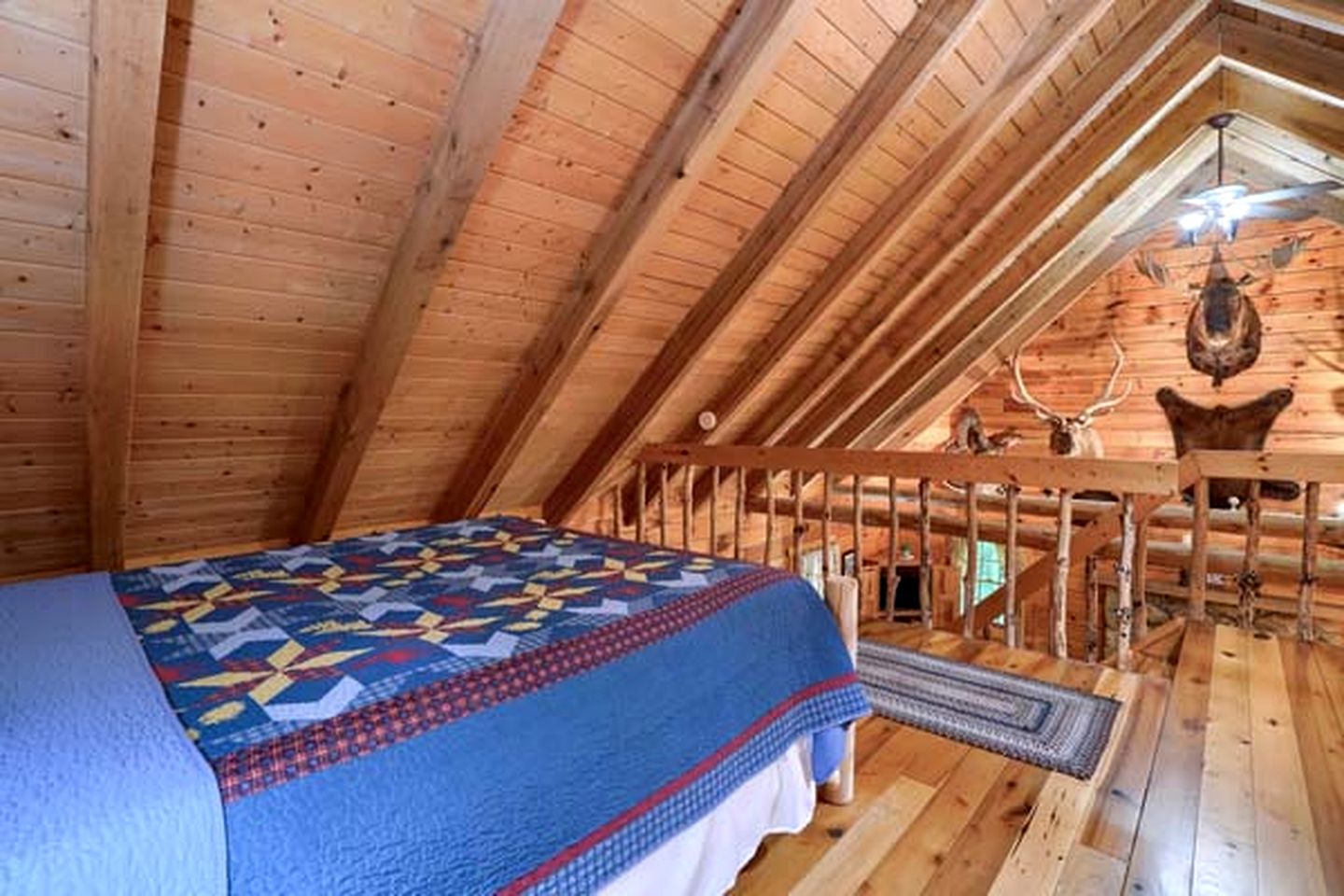 Cozy Log Cabin for an Ohio Outdoor Adventure near Hocking Hills State Park