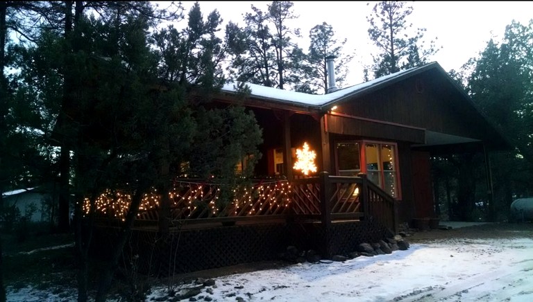 Lovely Vacation Cabin with Enchanting Forest Views in Tonto National Park, Arizona | Cabins (Pine, Arizona, United States of America)