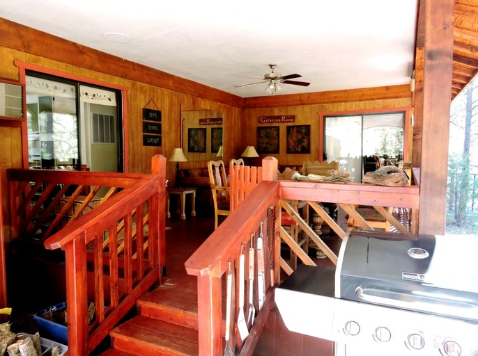 Lovely Vacation Cabin with Enchanting Forest Views in Tonto National Park, Arizona | Cabins (Pine, Arizona, United States of America)