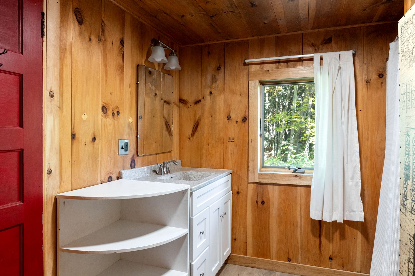 Charming Cabin in the Trees for a Getaway near Hanover, New Hampshire