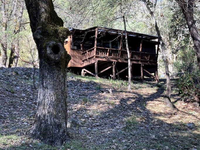 Cabins (United States of America, Orleans, California)