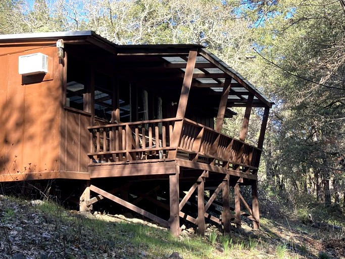 Cabins (United States of America, Orleans, California)