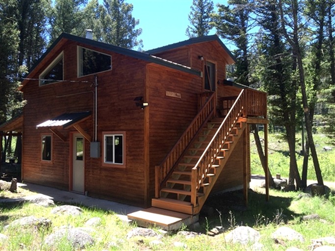 Cabins (United States of America, Hall, Montana)