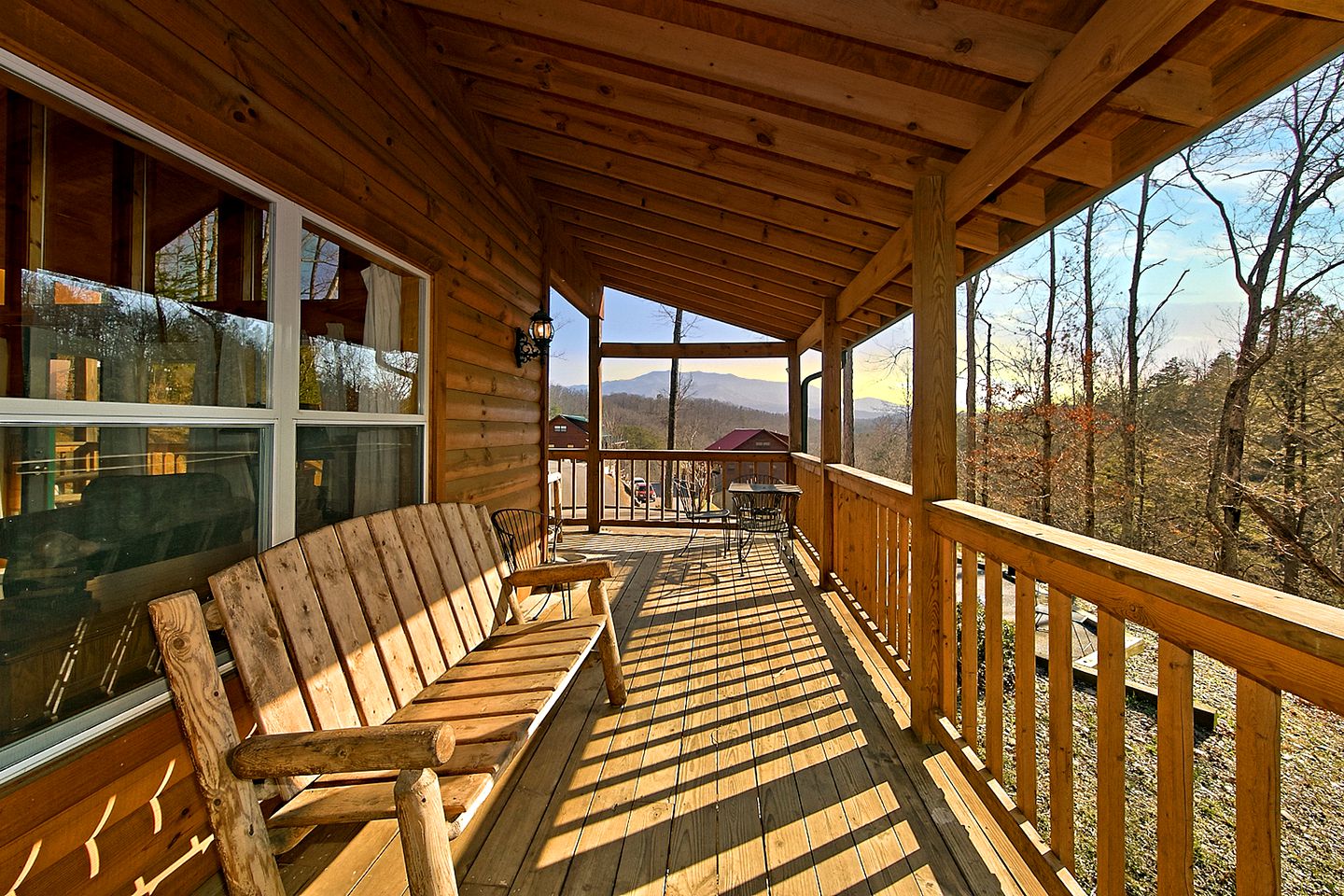 Amazing Cabin with a Hot Tub and Views of Mt. LeConte in Sevierville, East Tennessee