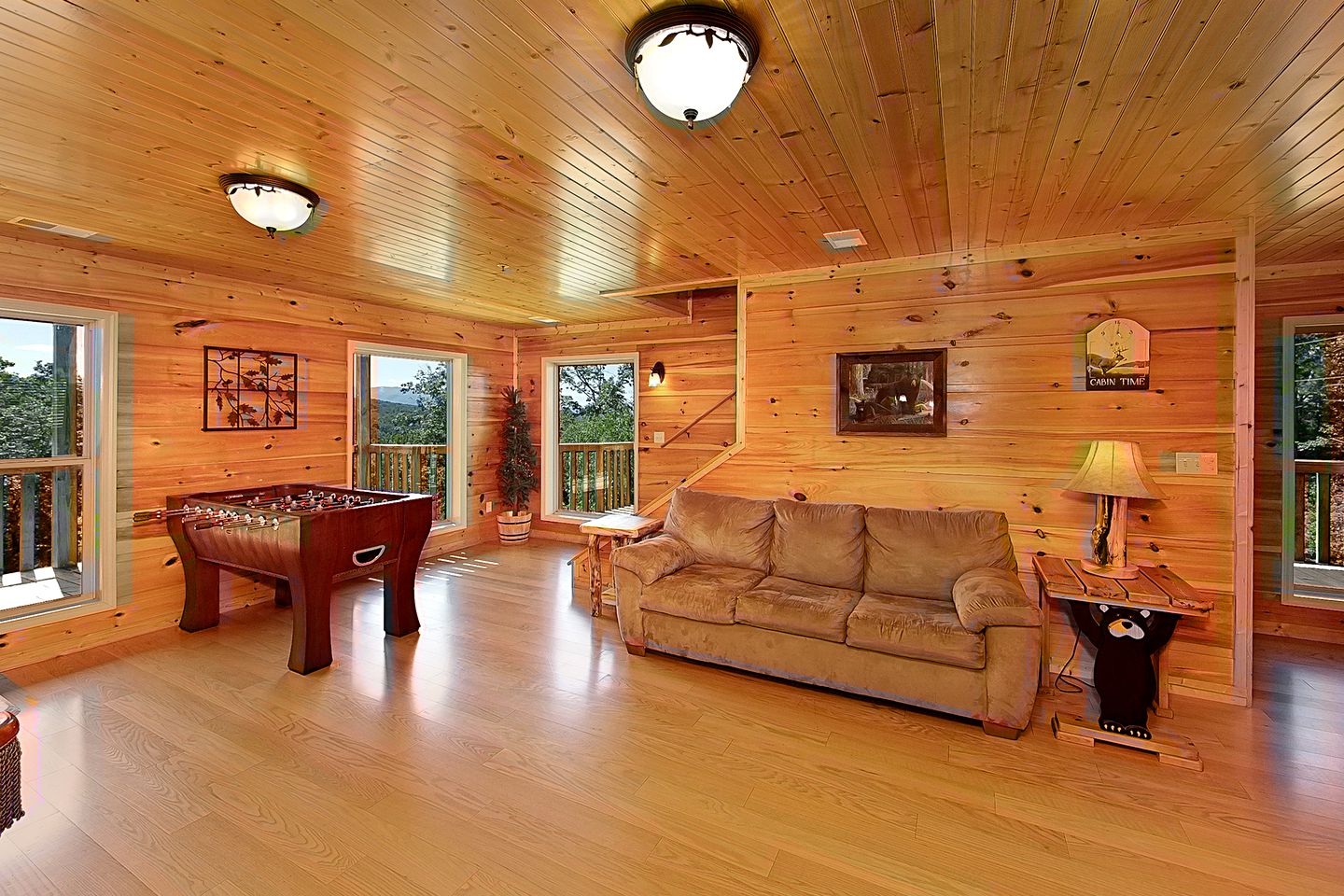 Spacious Cabin near Gatlinburg for a Group Getaway in Tennessee