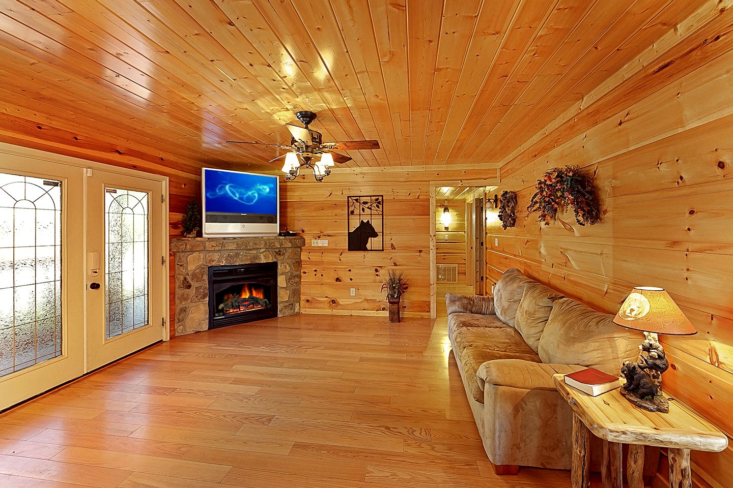 Spacious Cabin near Gatlinburg for a Group Getaway in Tennessee