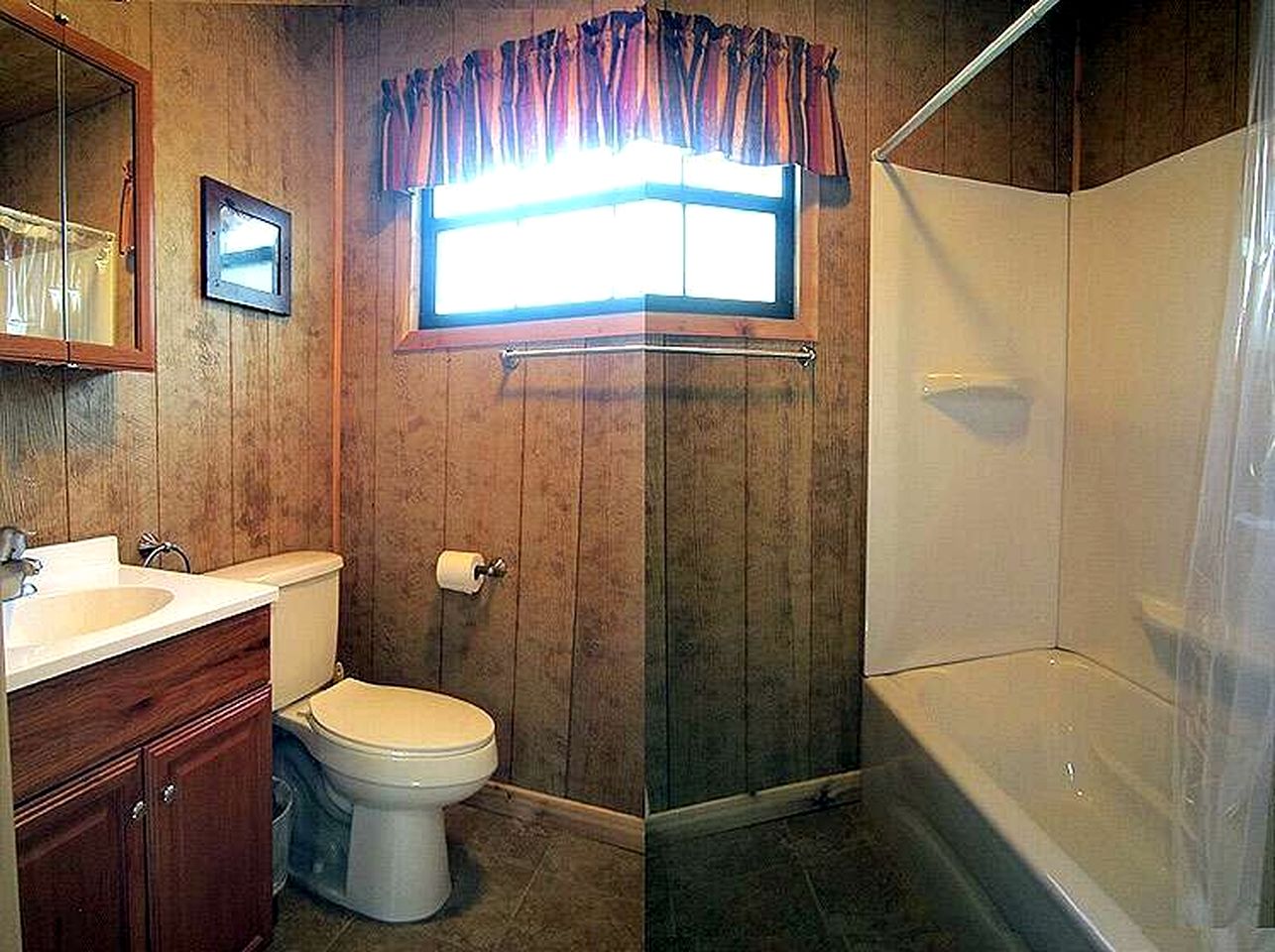 Studio Cabin Great for Couples in Inverness, Florida