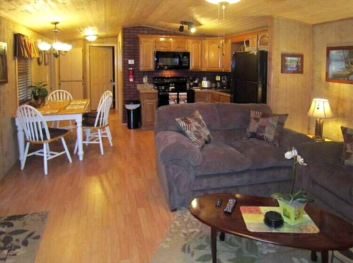 Cabins (United States of America, Inverness, Florida)