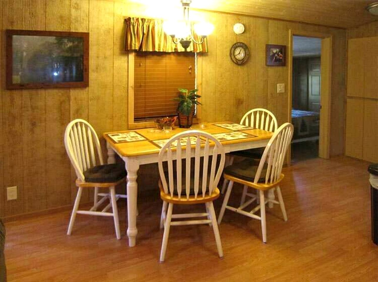 Great Cabin Retreat with BBQ in Inverness, Florida