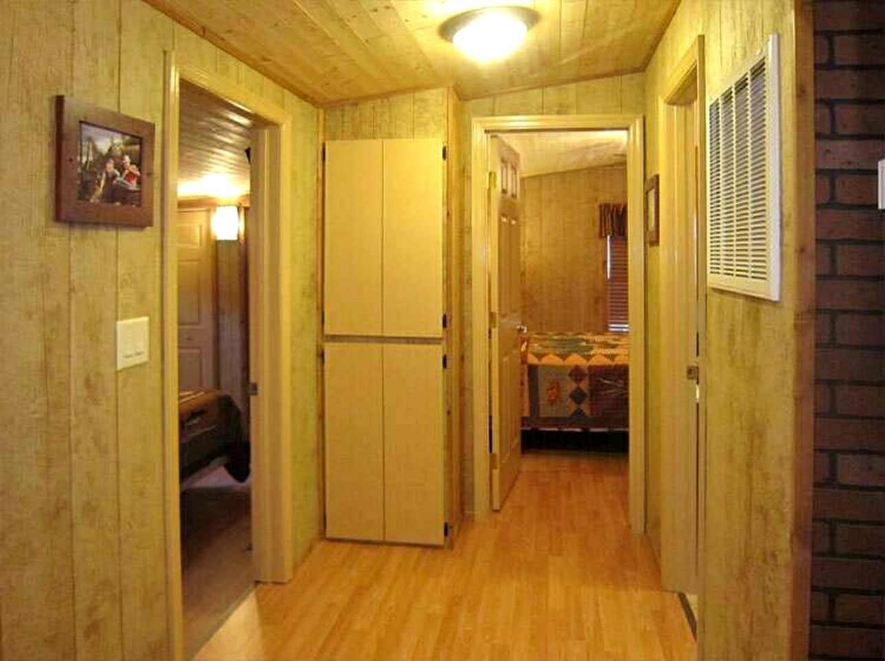 Great Cabin Retreat with BBQ in Inverness, Florida