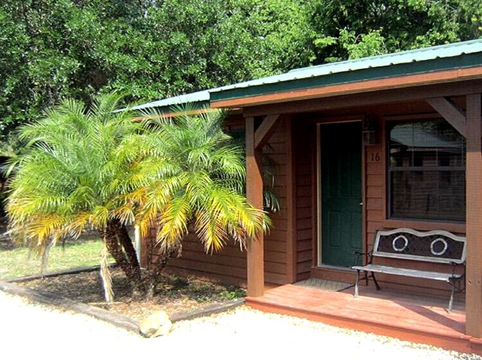 Cabins (United States of America, Inverness, Florida)