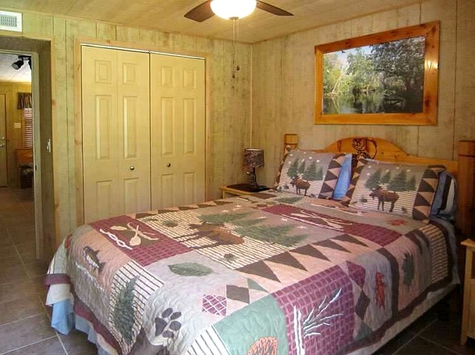 Cabins (United States of America, Inverness, Florida)