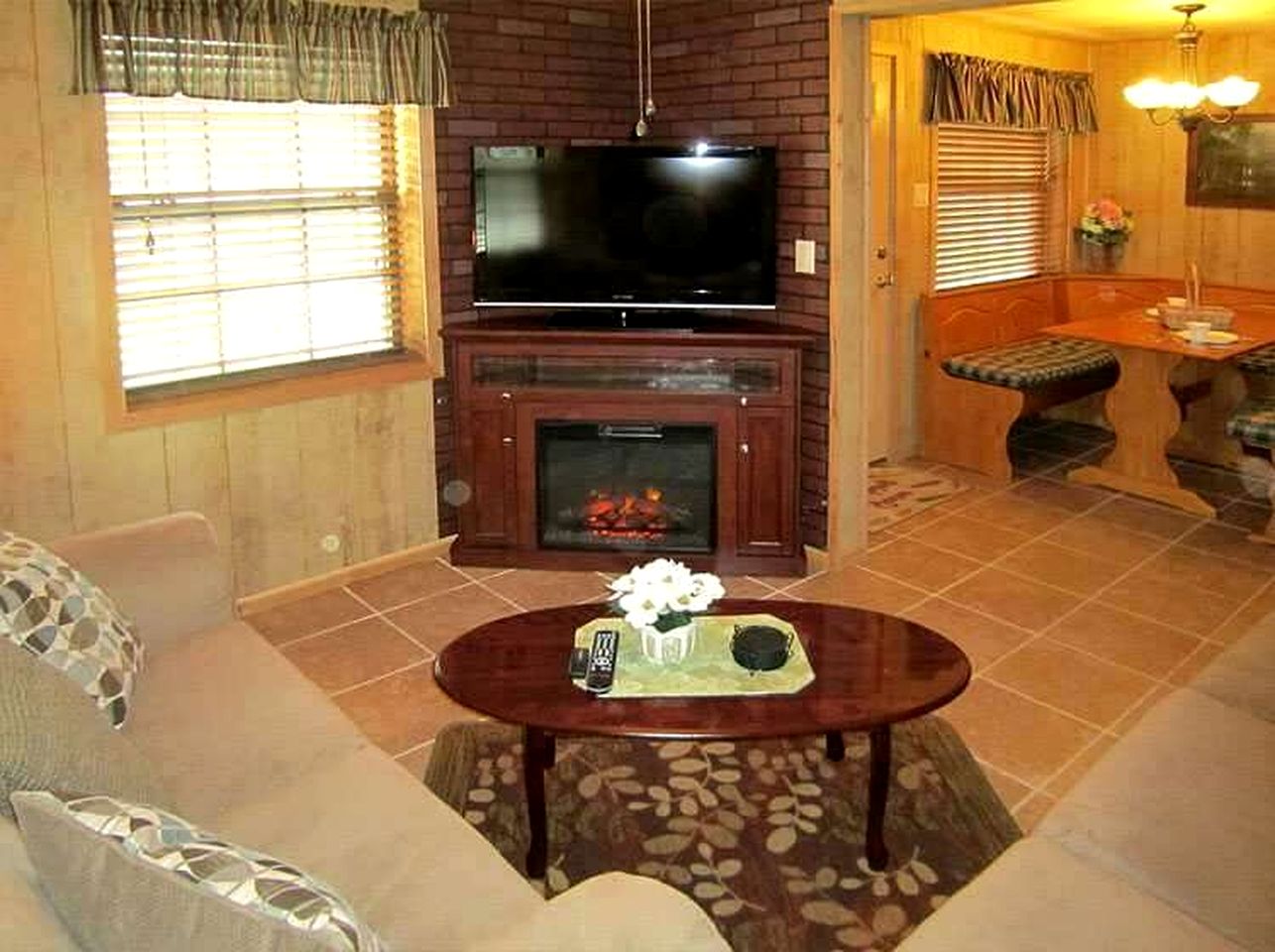 Tranquil Cabin with BBQ and Fireplace in Inverness, Florida