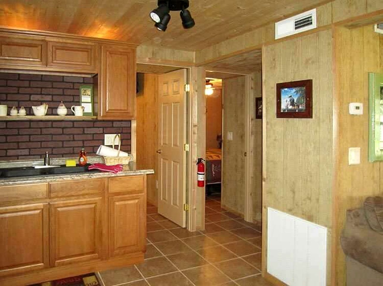 Tranquil Cabin with BBQ and Fireplace in Inverness, Florida