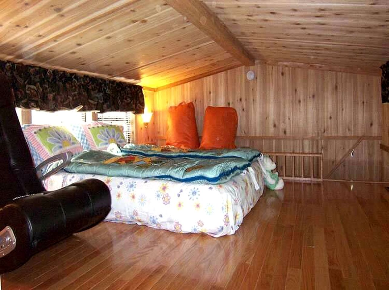 Four Person Cabin with Lofted Interior in Inverness, Florida
