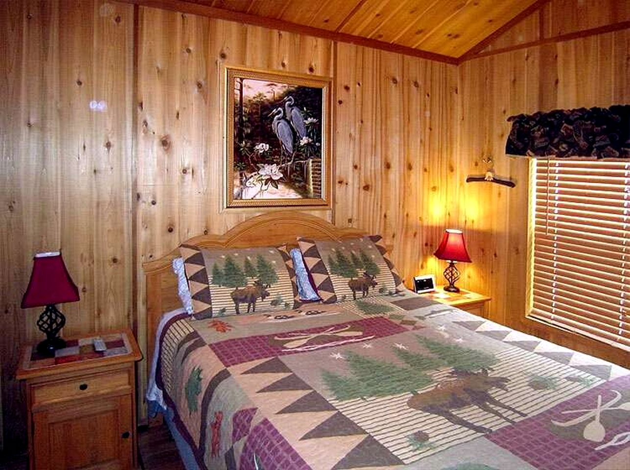 Four Person Cabin with Lofted Interior in Inverness, Florida