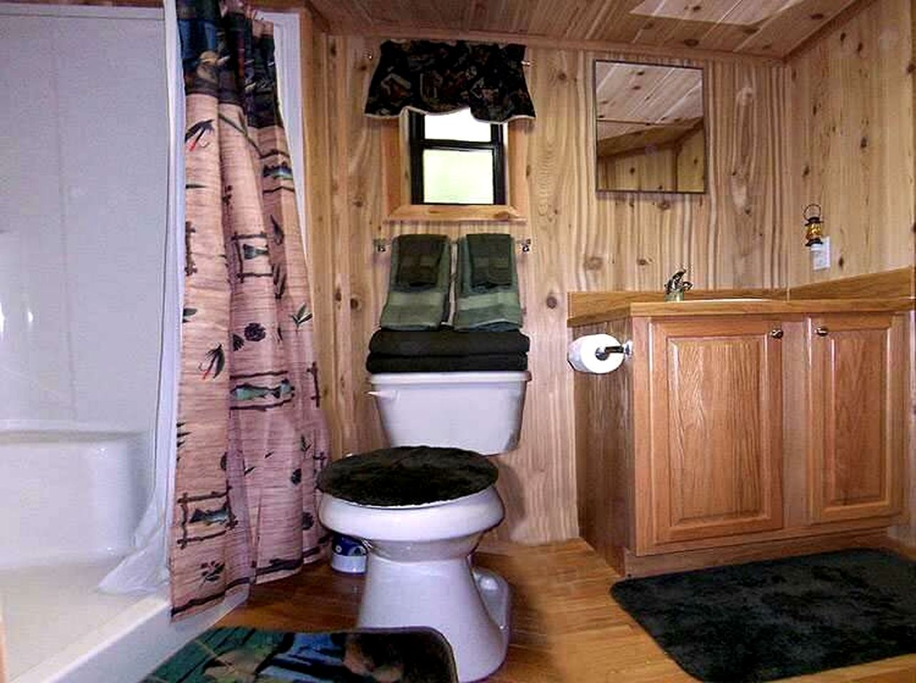 Four Person Cabin with Lofted Interior in Inverness, Florida