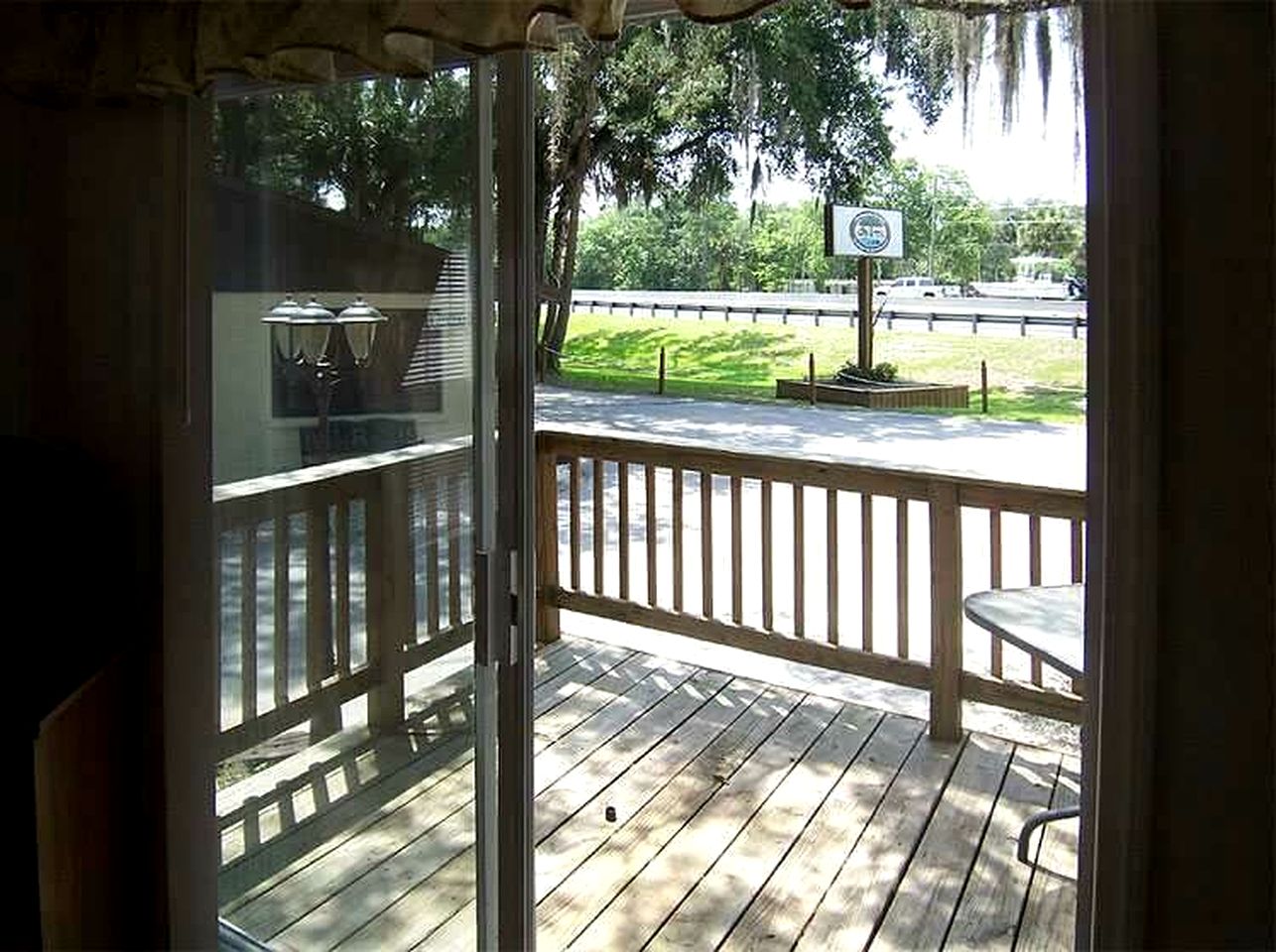 Fantastic Cabin with Wooden Deck in Inverness, Florida