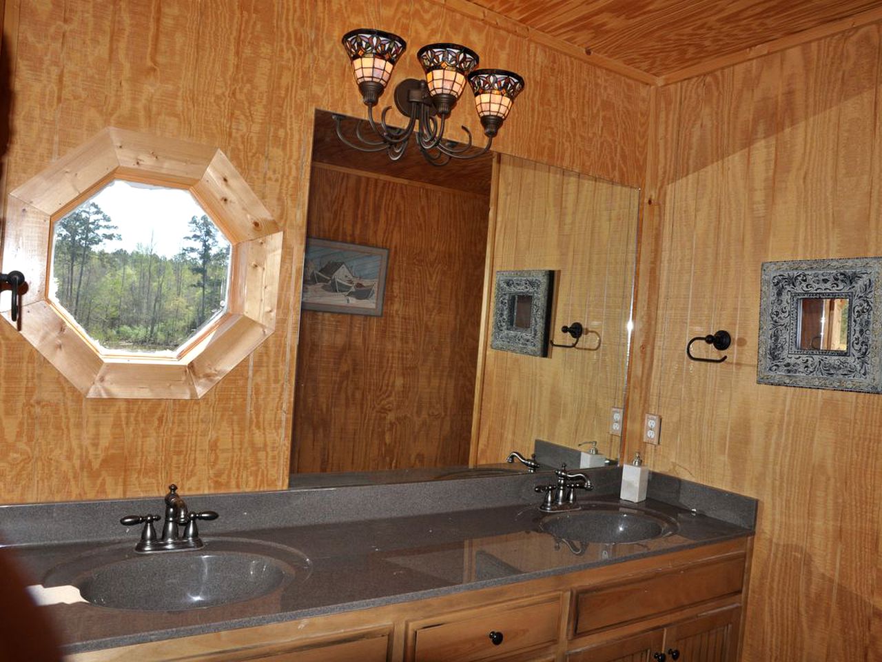 Spacious Cabin Rental in Pine Mountain,
