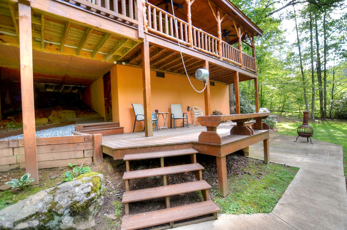 Cozy Cabin with Hot Tub on the Creek in Sylva, North Carolina