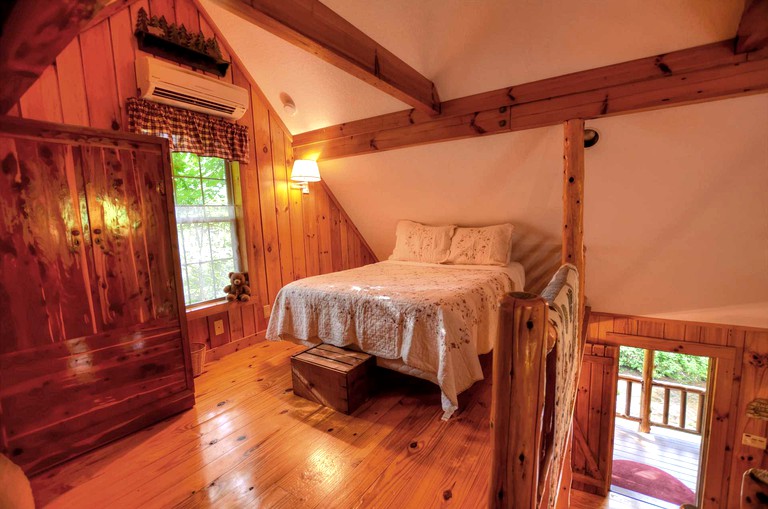 Cabins (Sylva, North Carolina, United States)