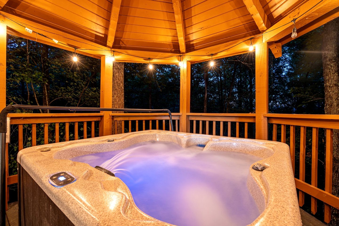 Family-Friendly Mountain Cabin with Jacuzzi in Sevierville, Tennessee