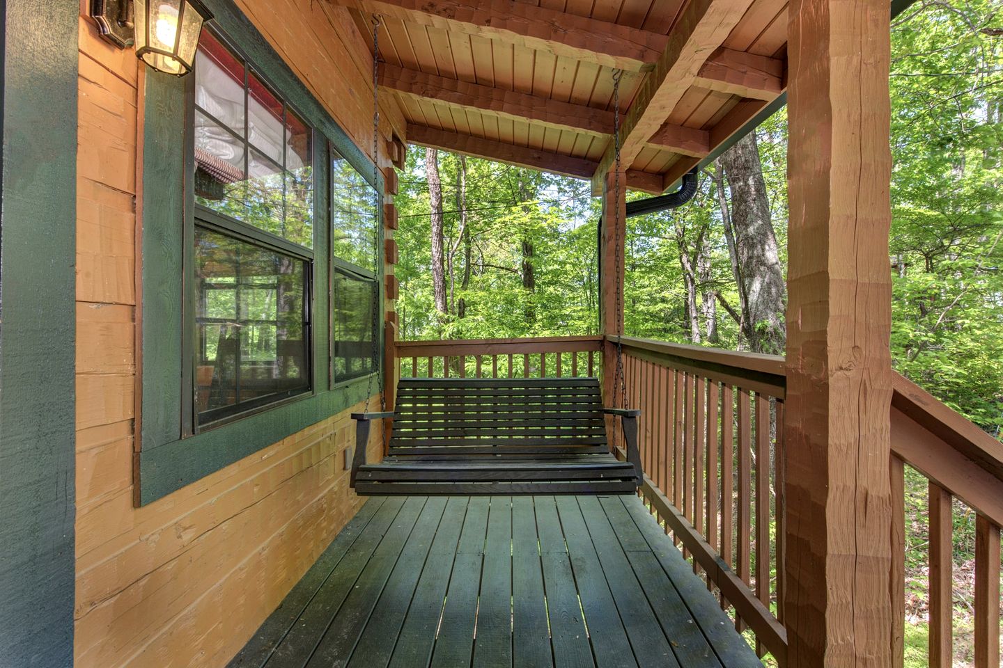 Family-Friendly Mountain Cabin with Jacuzzi in Sevierville, Tennessee