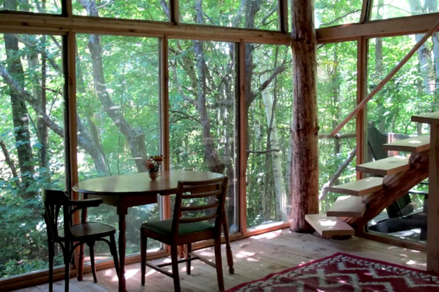 Tree HouseStyle Cabin Rental on Farm near Ottawa