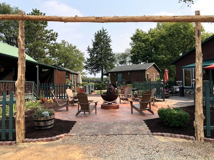 Cabins (United States of America, Bellevue, Iowa)