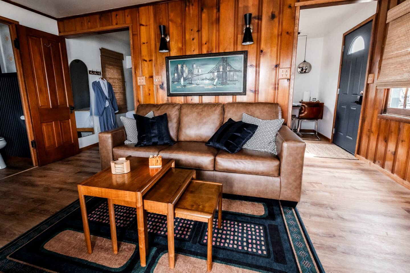 Charming Riverside Cabin Rental on the Outskirts of Bellevue, Iowa