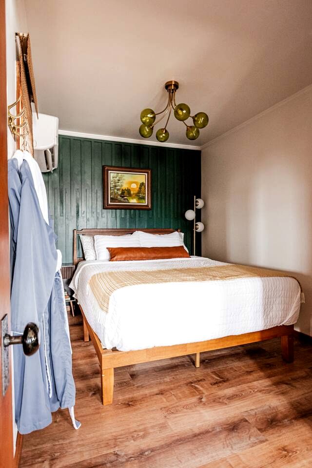 Charming Riverside Cabin Rental on the Outskirts of Bellevue, Iowa