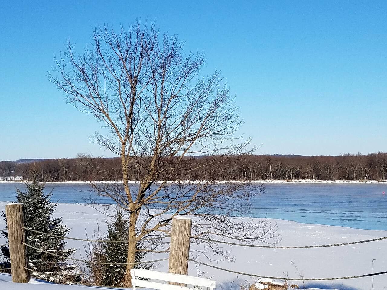 Charming Riverside Cabin Rental on the Outskirts of Bellevue, Iowa