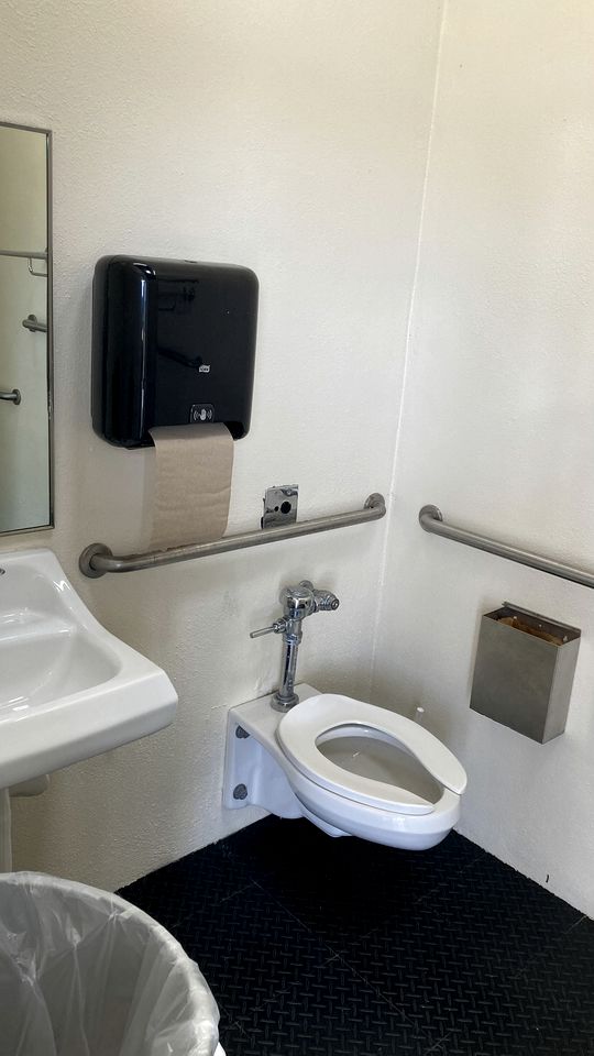 Lakefront Cabin Rental in Bradenton, Florida