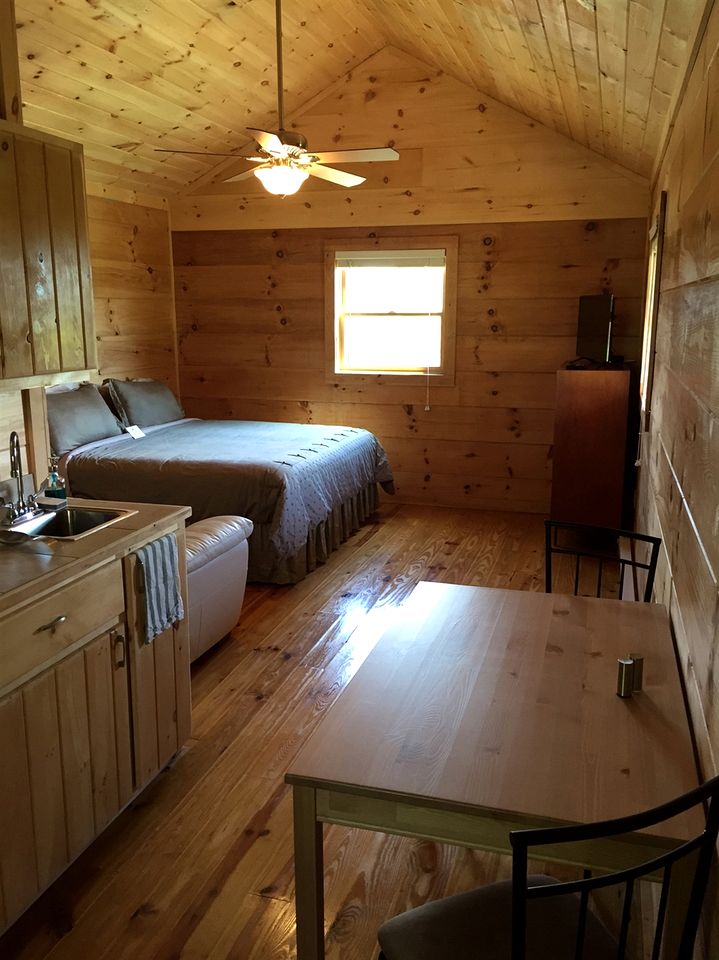 Modern and Romantic Cabin Rental for Couples near Cascade Falls, North Carolina