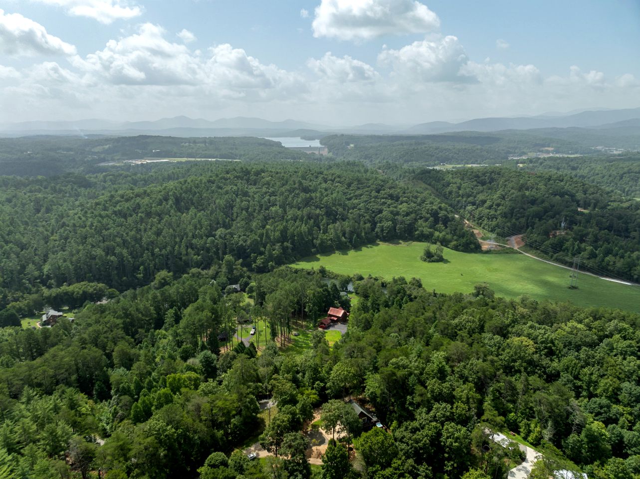 Delightful Cabin Rental with Mountain Views near Chattahoochee National Forest, Georgia