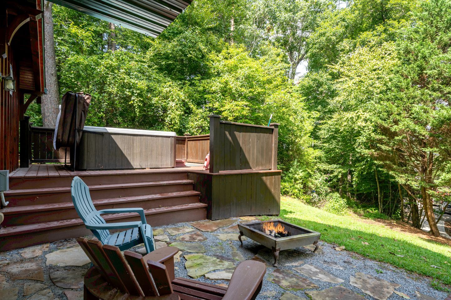 Delightful Cabin Rental with Mountain Views near Chattahoochee National Forest, Georgia