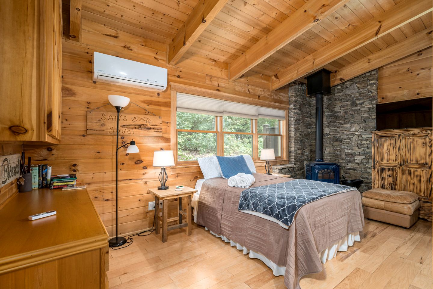Delightful Cabin Rental with Mountain Views near Chattahoochee National Forest, Georgia