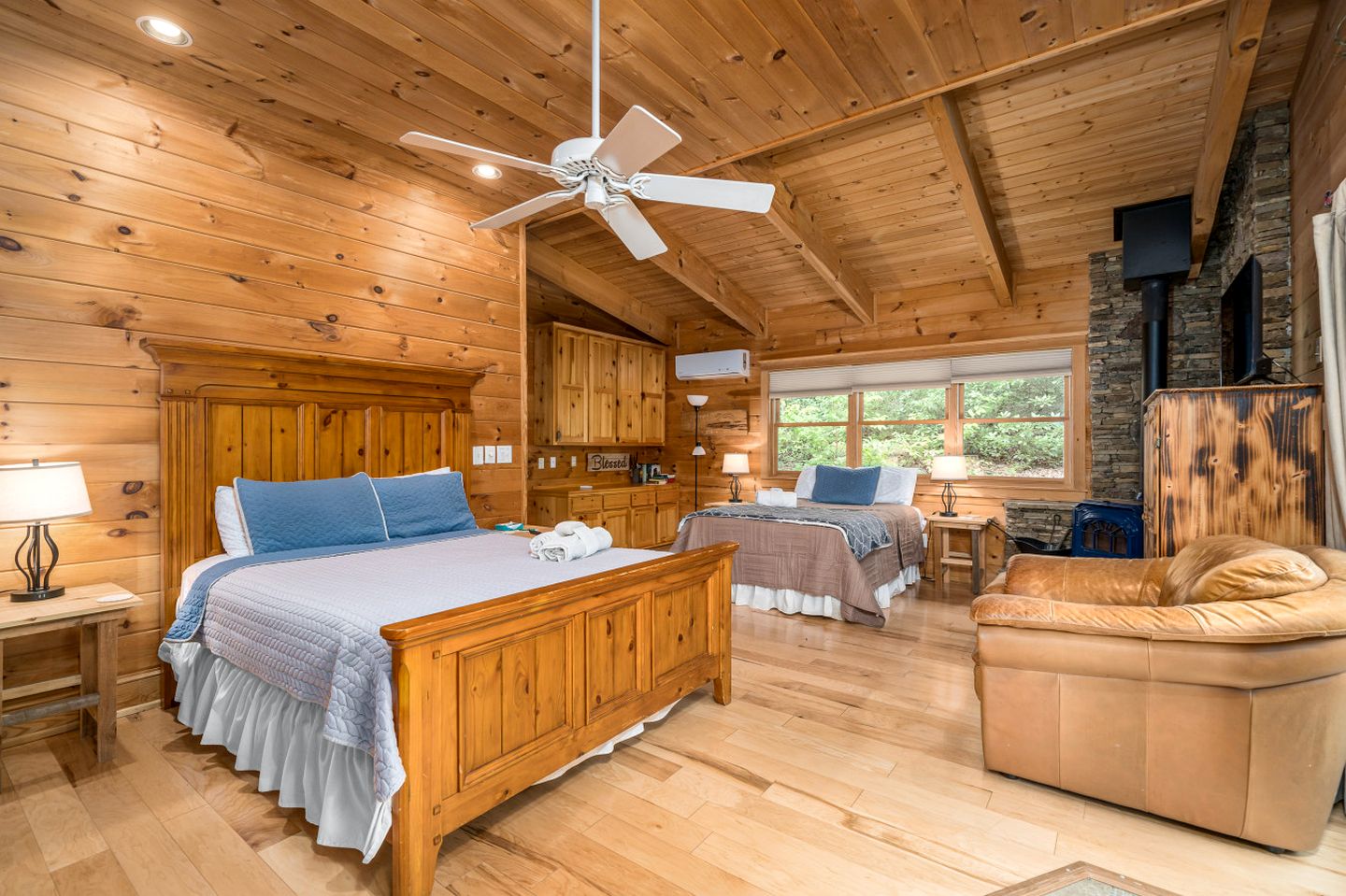 Delightful Cabin Rental with Mountain Views near Chattahoochee National Forest, Georgia