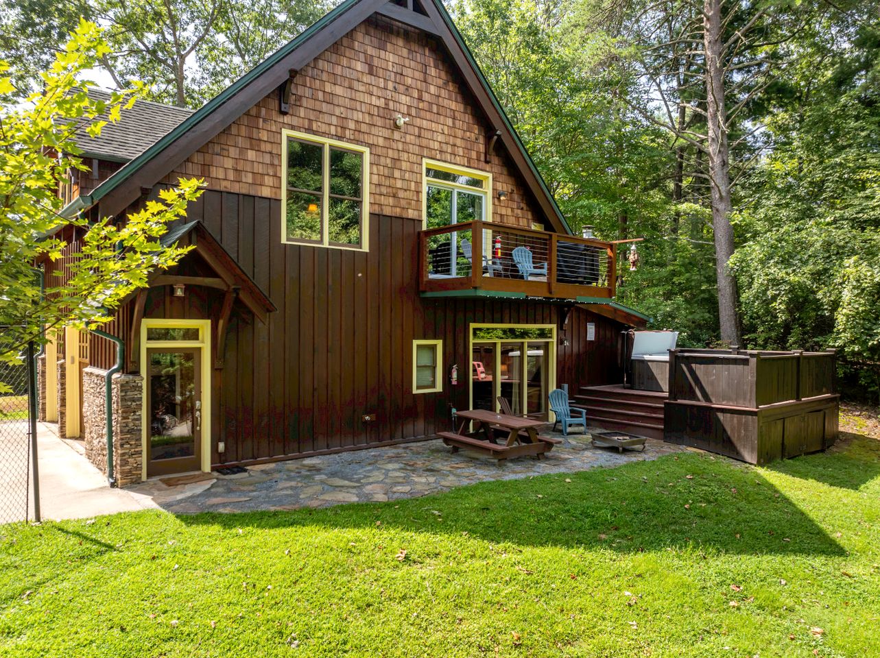 Delightful Cabin Rental with Mountain Views near Chattahoochee National Forest, Georgia
