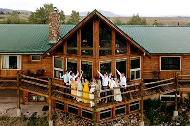 Cabin Rental for Large Groups Ideal for Colorado Glamping