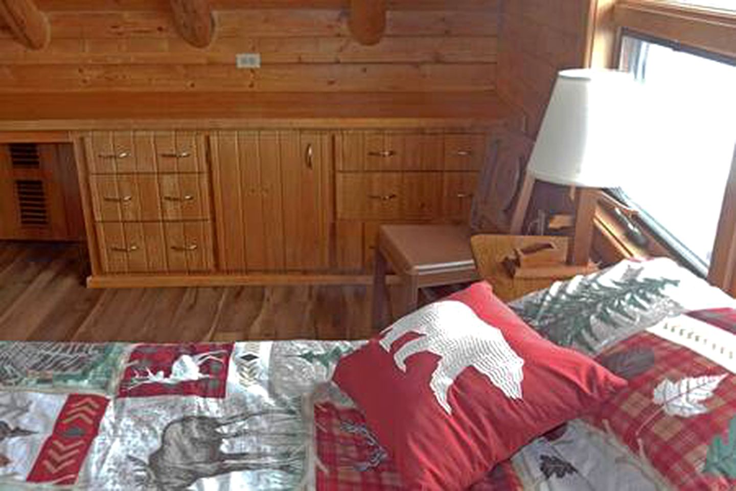 Cabin Rental for Large Groups Ideal for Colorado Glamping