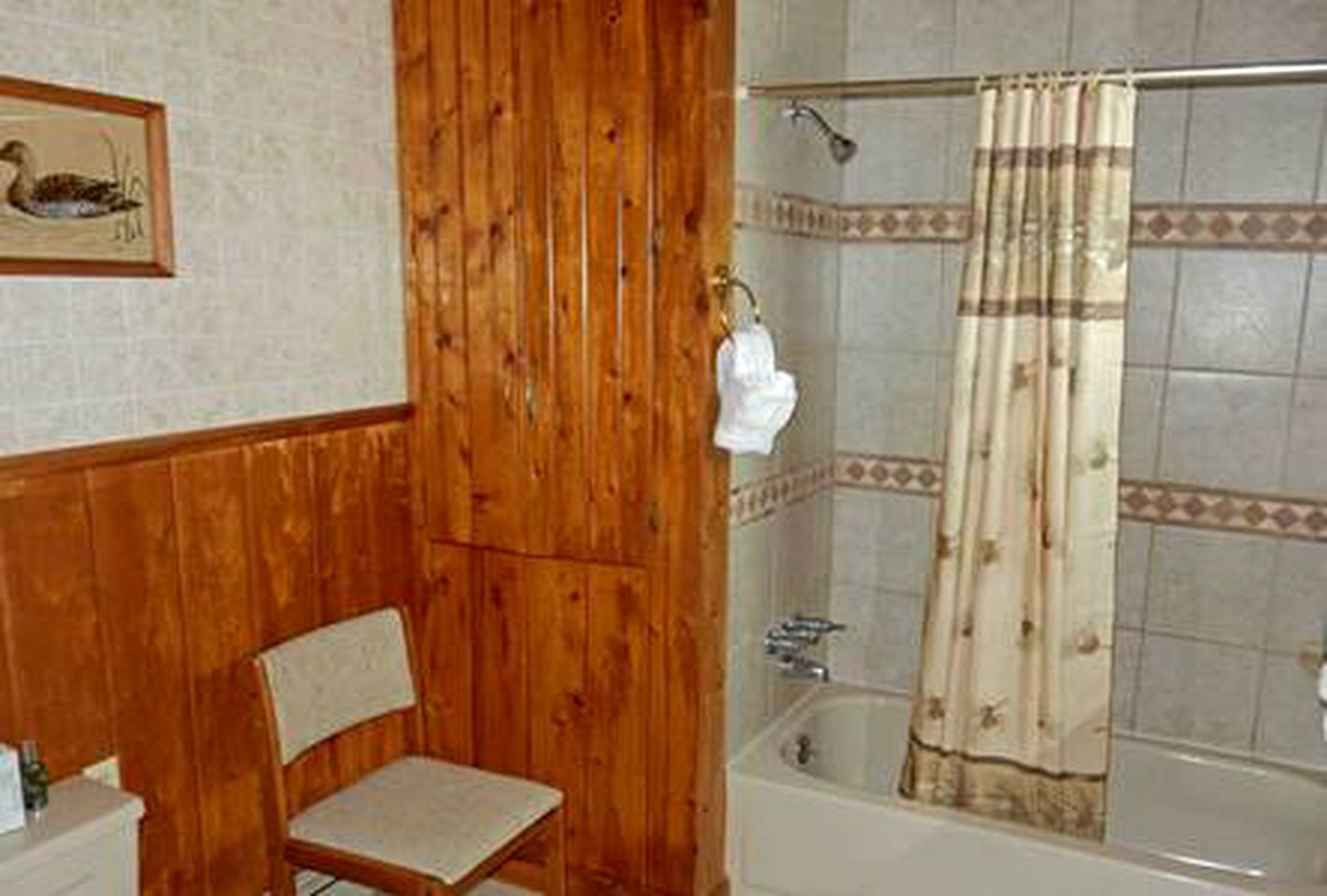 Cabin Rental for Large Groups Ideal for Colorado Glamping