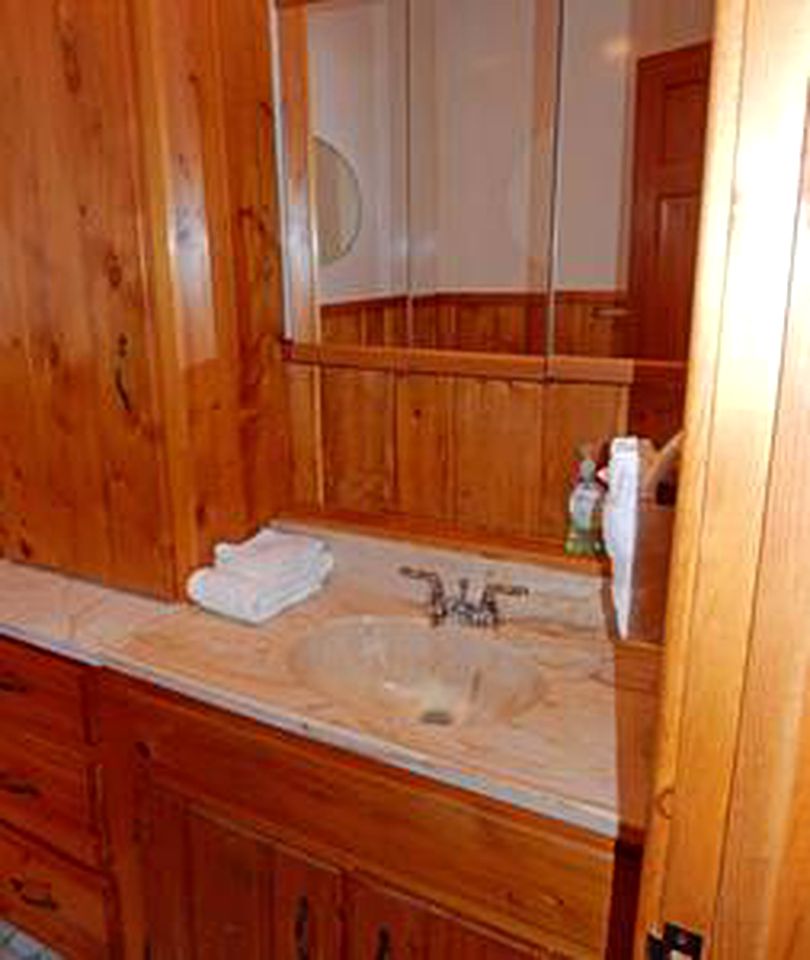 Cabin Rental for Large Groups Ideal for Colorado Glamping