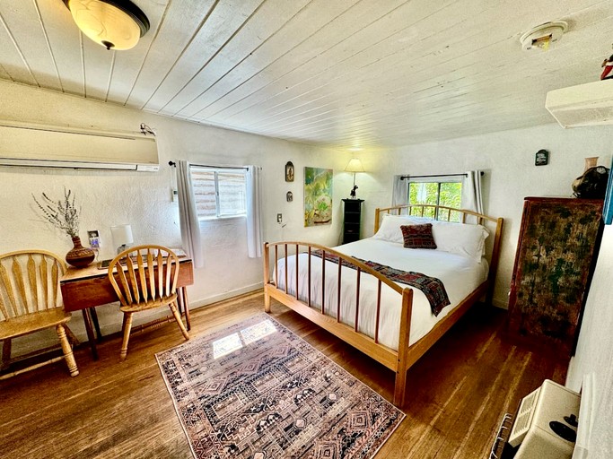 Log Cabins (United States of America, San Cristobal, New Mexico)