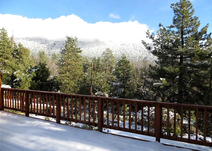 Cabins (Idyllwild, California, United States)