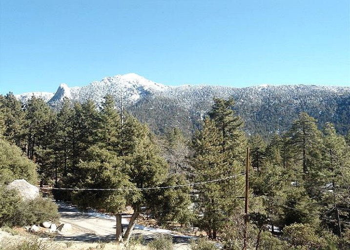 Cabins (Idyllwild, California, United States)