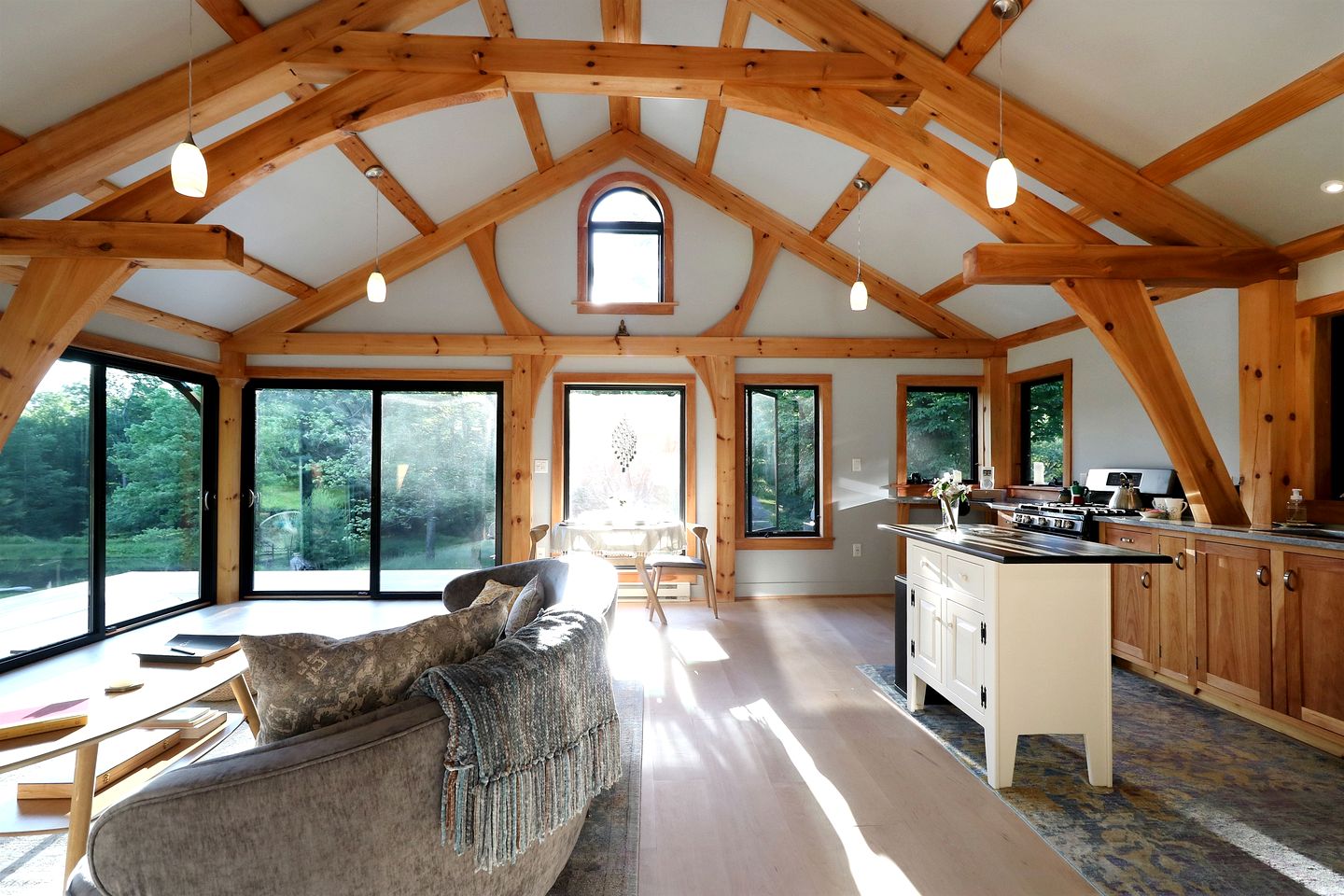 Gorgeous Cottage for Two, Overlooking Pond on 20 acres, Glamping in Pennsylvania