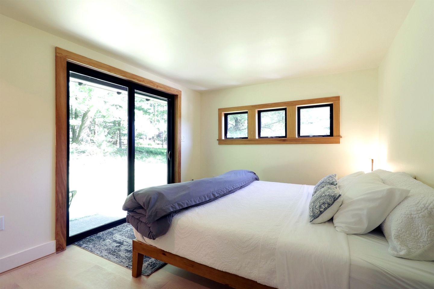 Gorgeous Cottage for Two, Overlooking Pond on 20 acres, Glamping in Pennsylvania