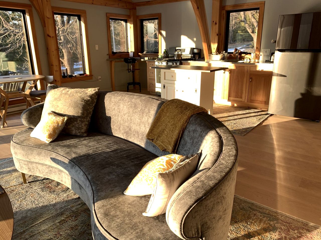 Gorgeous Cottage for Two, Overlooking Pond on 20 acres, Glamping in Pennsylvania