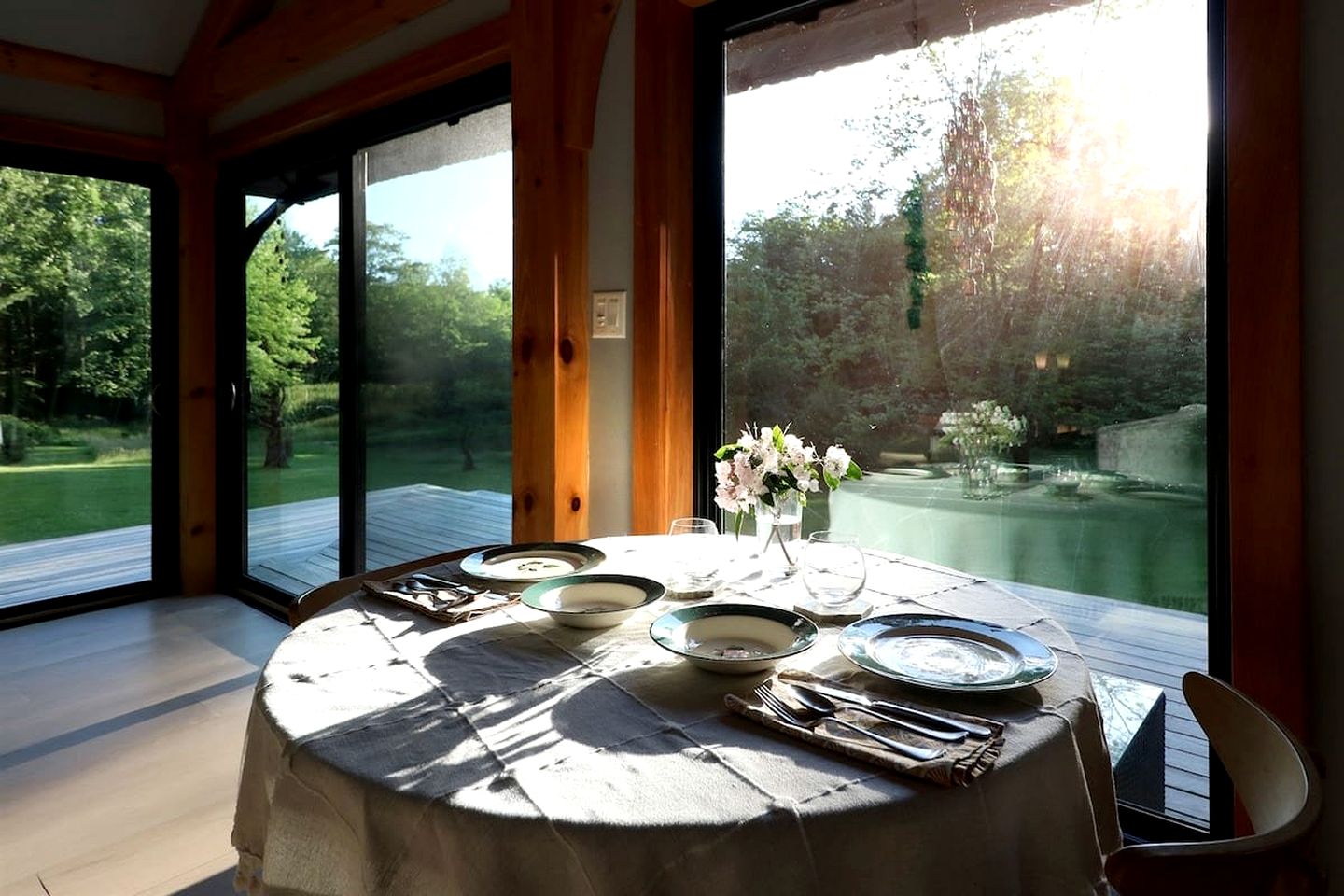 Gorgeous Cottage for Two, Overlooking Pond on 20 acres, Glamping in Pennsylvania